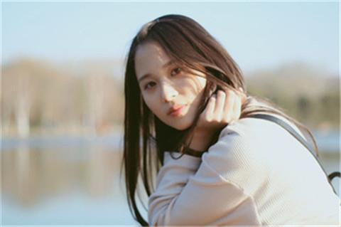 找女朋友时,稳定的工作重要吗?