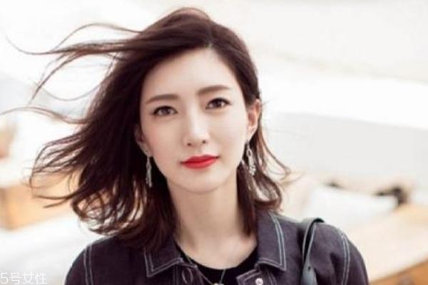 发量多适合染什么颜色 这些色有收缩视觉感