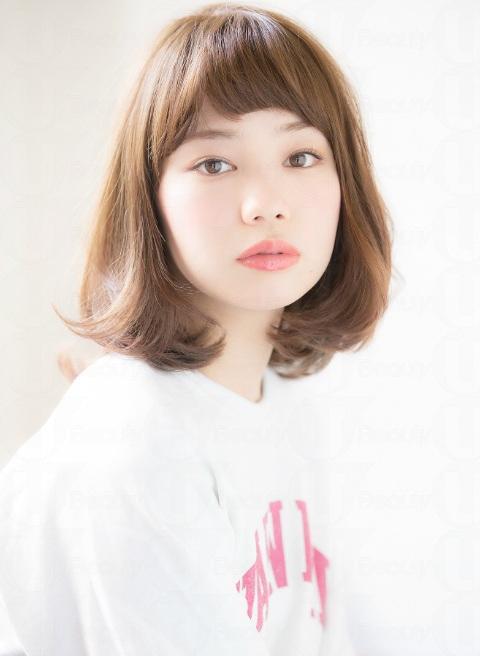 女眉上刘海短发型图片 文青女神风 女眉上刘海短发型图片 文青女神风
