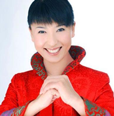 47岁闫学晶近照,隐瞒25年的二婚老公被曝光,原来是熟悉的他