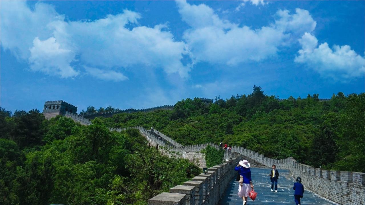 怪石岭位于江西省南昌市新建区溪霞镇境内，占地面积约4200余亩