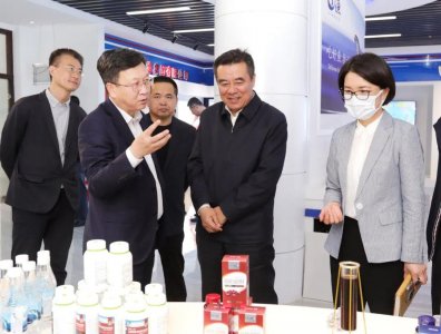 ​大连市副市长刘东立一行到辽渔集团考察调研