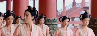 ​古代宫女挨板子为什么要趴着