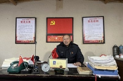 ​鄂尔多斯市乌审旗：走进“胜利村故事汇” 听81岁老村长讲故事