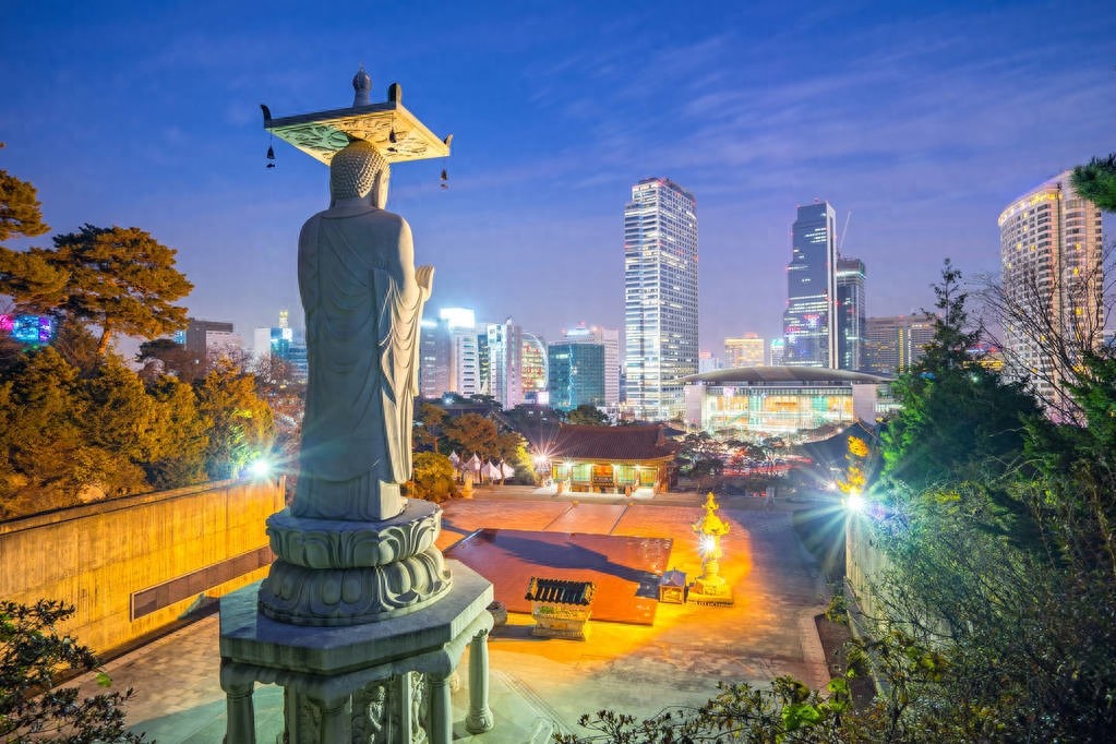 亚洲韩国的首都首尔，汉江大桥，中心广场