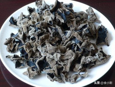 ​木耳切记不要用清水泡，多加2样，泡发只需3分钟，清脆又爽口