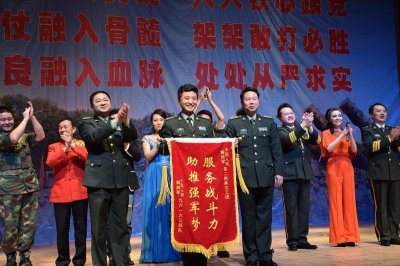 ​部队里的文艺兵到底是干什么的？在部队里又起到什么作用呢？