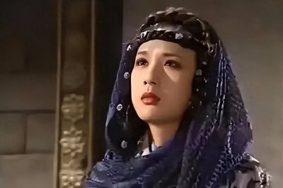 ​她长得太美被导演据为己有，同居27年无名无分，年仅63岁不治身亡