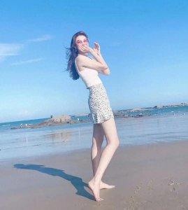 ​中国内地女喜剧演员韩云云