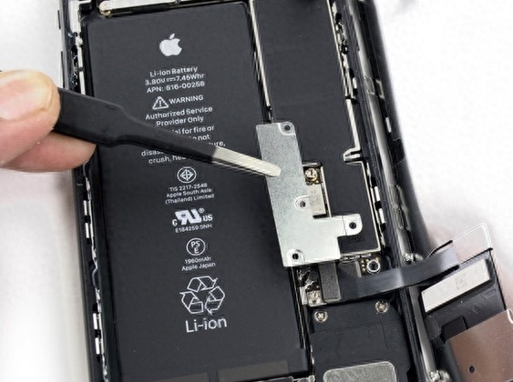 iPhone 7显示屏拆解过程图赏