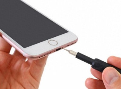 ​iPhone 7显示屏拆解过程图赏