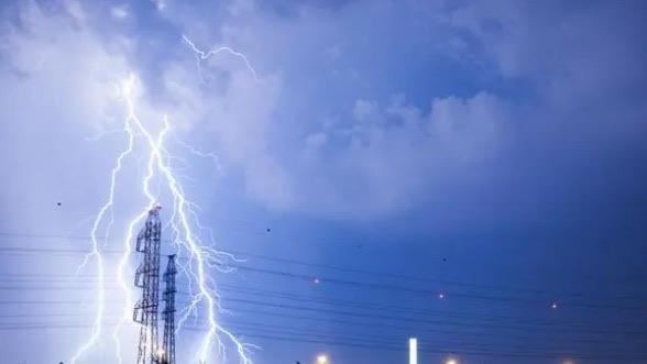 热梗饭圈用语避雷是什么意思(避雷是不是避开陷阱) 1