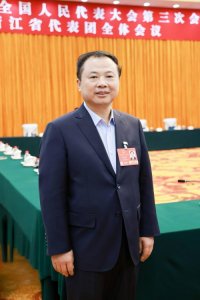 ​全国人大代表、天能控股集团董事长张天任：建议制定《人工智能管理法》和《低