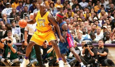 ​NBA历史最矮之人：1米65对位奥尼尔和邓肯，还能狂砍30+？