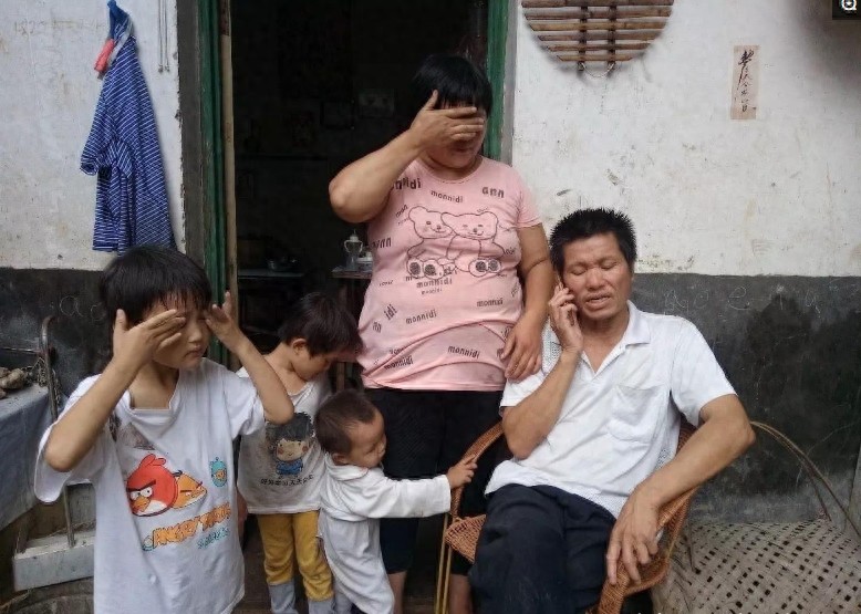 16岁少女被拐,被56岁男人关小黑屋12年生子,19年后终于找到亲人
