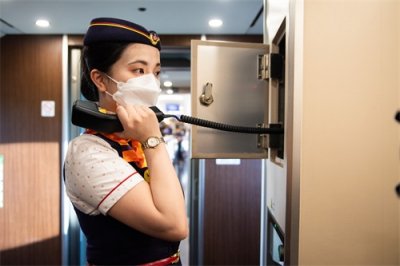 ​（新华全媒+）渝（重庆）厦（门）高铁益阳至长沙段开通运营