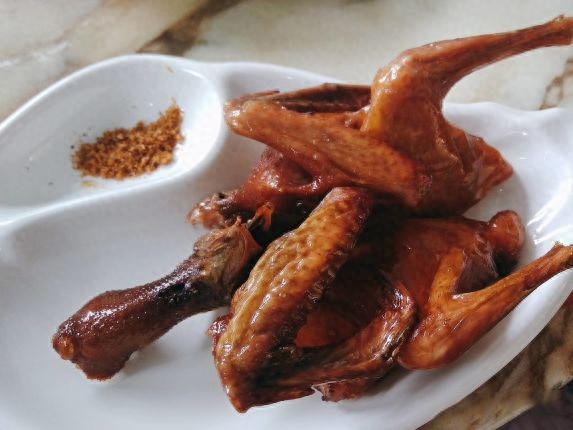 石岐乳鸽,补肝肾、益精气佳品