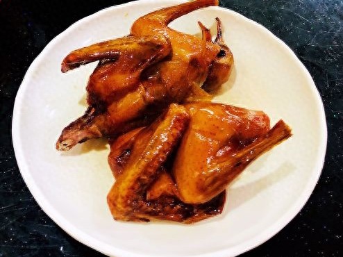 石岐乳鸽,补肝肾、益精气佳品