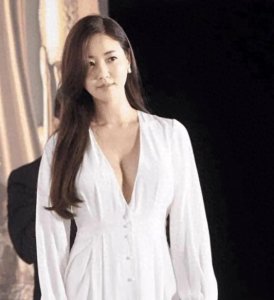 ​金沙朗：她曾凭借三级片红极一时，现在却隐退出娱乐圈。