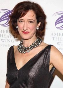 ​海顿·格温，英国舞台和银幕上备受赞誉的多才多艺演员，已去世。