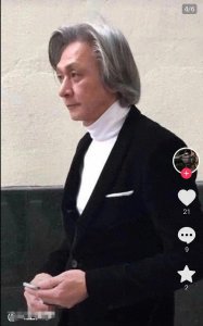 ​崩牙驹头马“猛鬼添”去世！曾大败湾仔之虎陈耀兴，后背刺崩牙驹