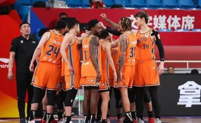 ​2进2出！上海大动作来了，李春江迎最后机会，辽篮卫冕迎新麻烦