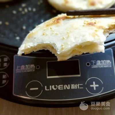 烧饼的做法电饼铛家庭版（烧饼夹烤肉利仁电饼铛）(18)