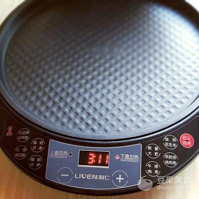 烧饼的做法电饼铛家庭版（烧饼夹烤肉利仁电饼铛）(13)