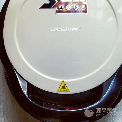 烧饼的做法电饼铛家庭版（烧饼夹烤肉利仁电饼铛）(16)