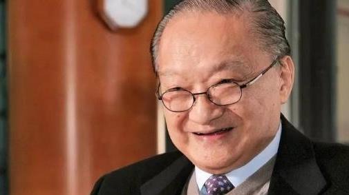 古龙的上联“冰比冰水冰”，当年金庸没对出，而今读者却对出来！