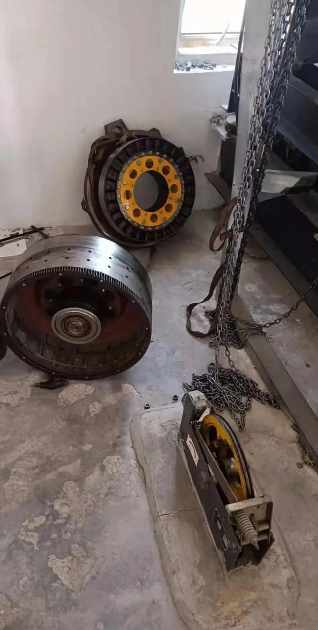 电梯轿厢尺寸国家标准号(电梯轿厢与对重的要求及标准)(4)