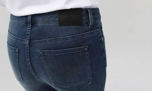 牛仔衣服怎么防止掉色,怎样防止新牛仔裤掉色图1