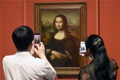 ​世界名画《蒙娜丽莎》究竟有何秘密？放大数倍后，看她眼睛里有啥
