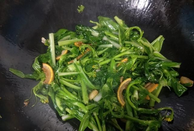 空心菜蔫了还能吃吗，黄豆芽黏了还能干什么用？图9