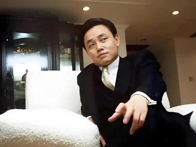 ​“国美”黄光裕：入狱11年躺赚225亿，出狱后却为何难挽败局？