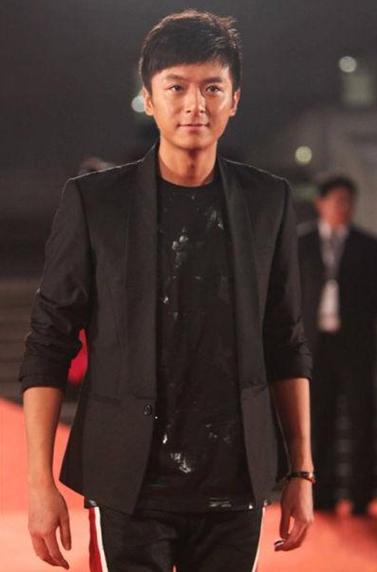 朱雨辰和姜妍分手原因曝光,网友称姜妍太明智了!