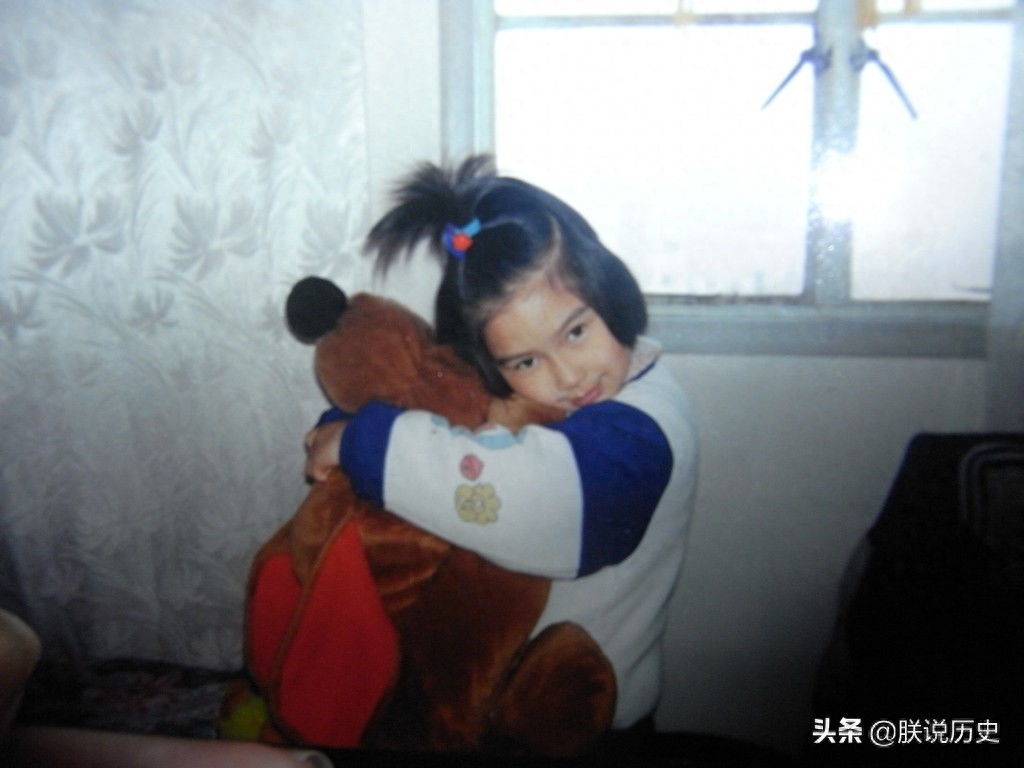 Angelababy罕见童年照,天生丽质,一代“女神”成长记