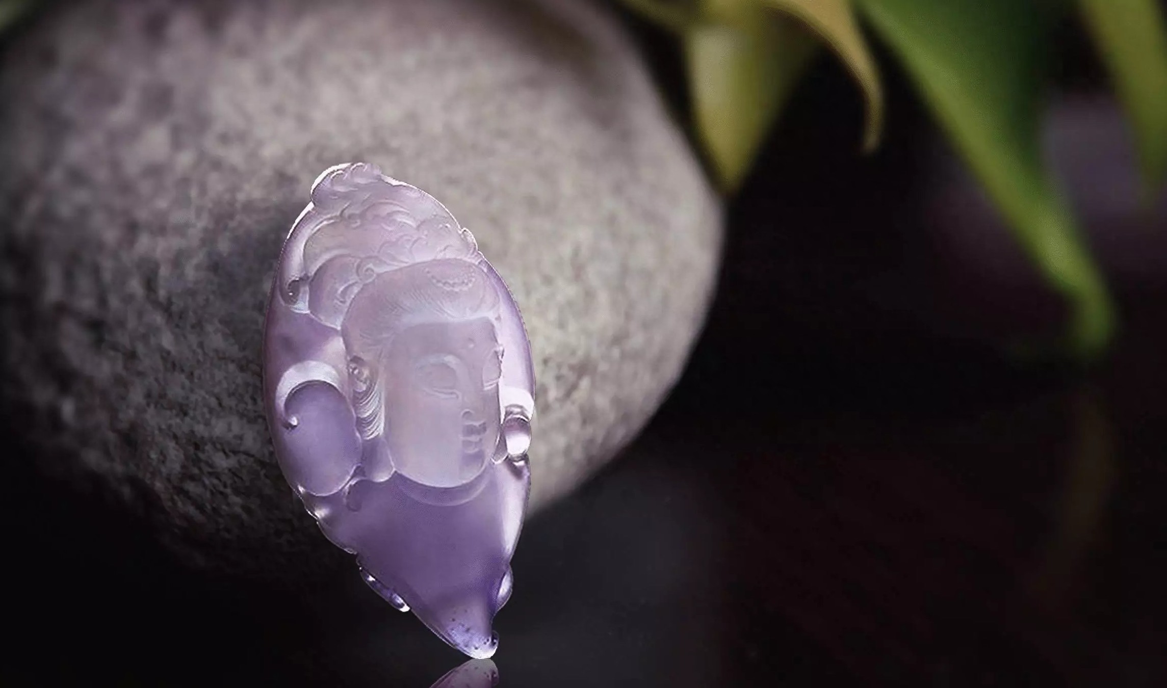 难得一见的极品紫罗兰翡翠