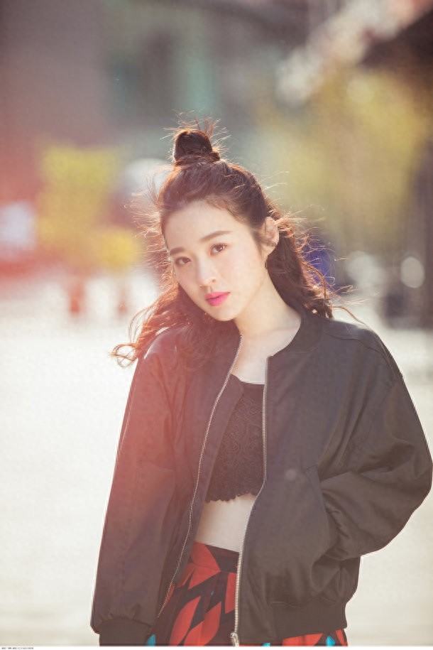 组图：新一任“晶女郎”蔡洁