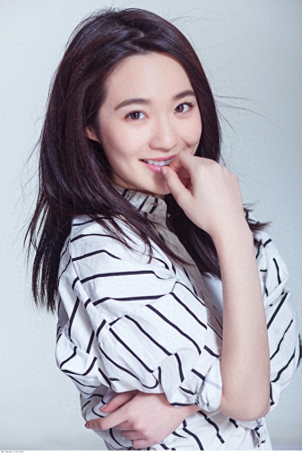 组图：新一任“晶女郎”蔡洁