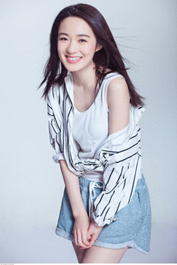 组图：新一任“晶女郎”蔡洁