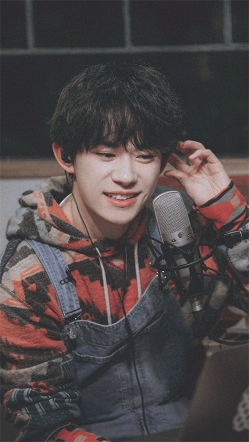 易烊千玺高清手机壁纸分享（二）