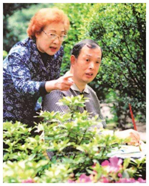 家有“残疾”孩子的明星，倪萍放弃事业，她伺候儿子40多年