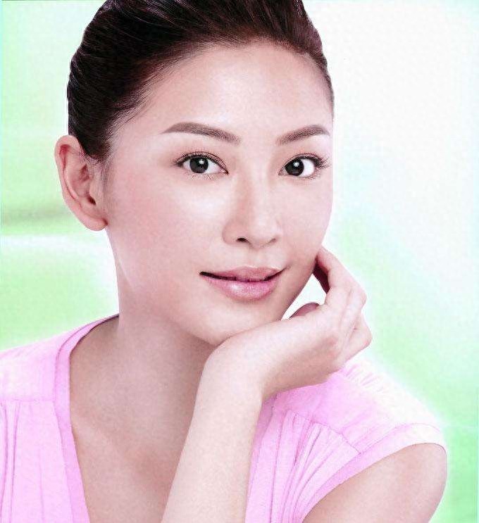 李小璐的闺蜜，“泰迪姐妹团”成员，最会赚钱的是五妹和七妹